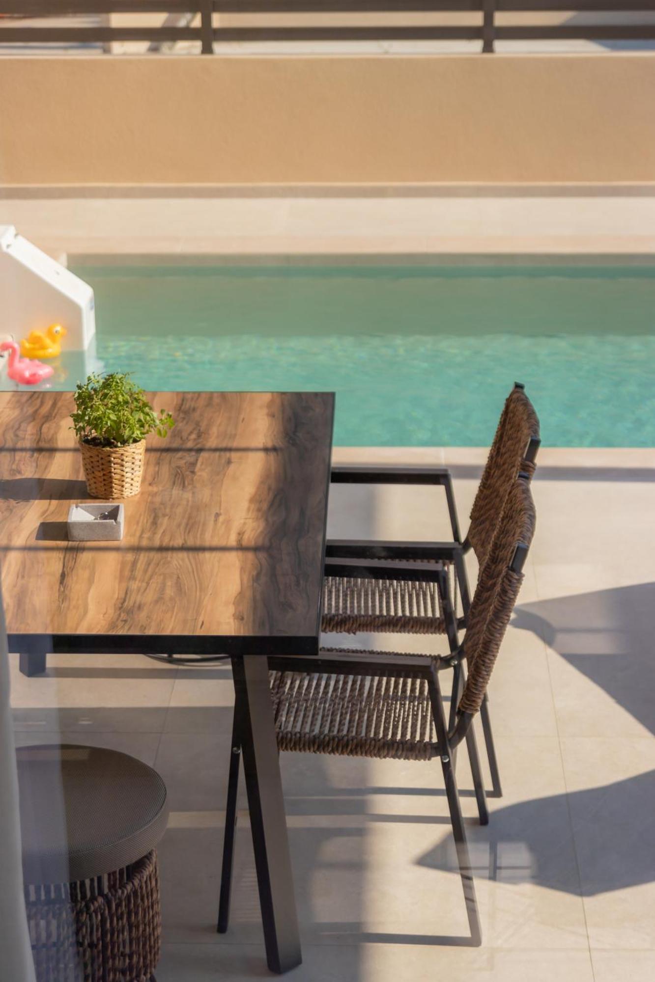 Ntinas Seaside Suites สกาลา โปเตมิอัส ภายนอก รูปภาพ
